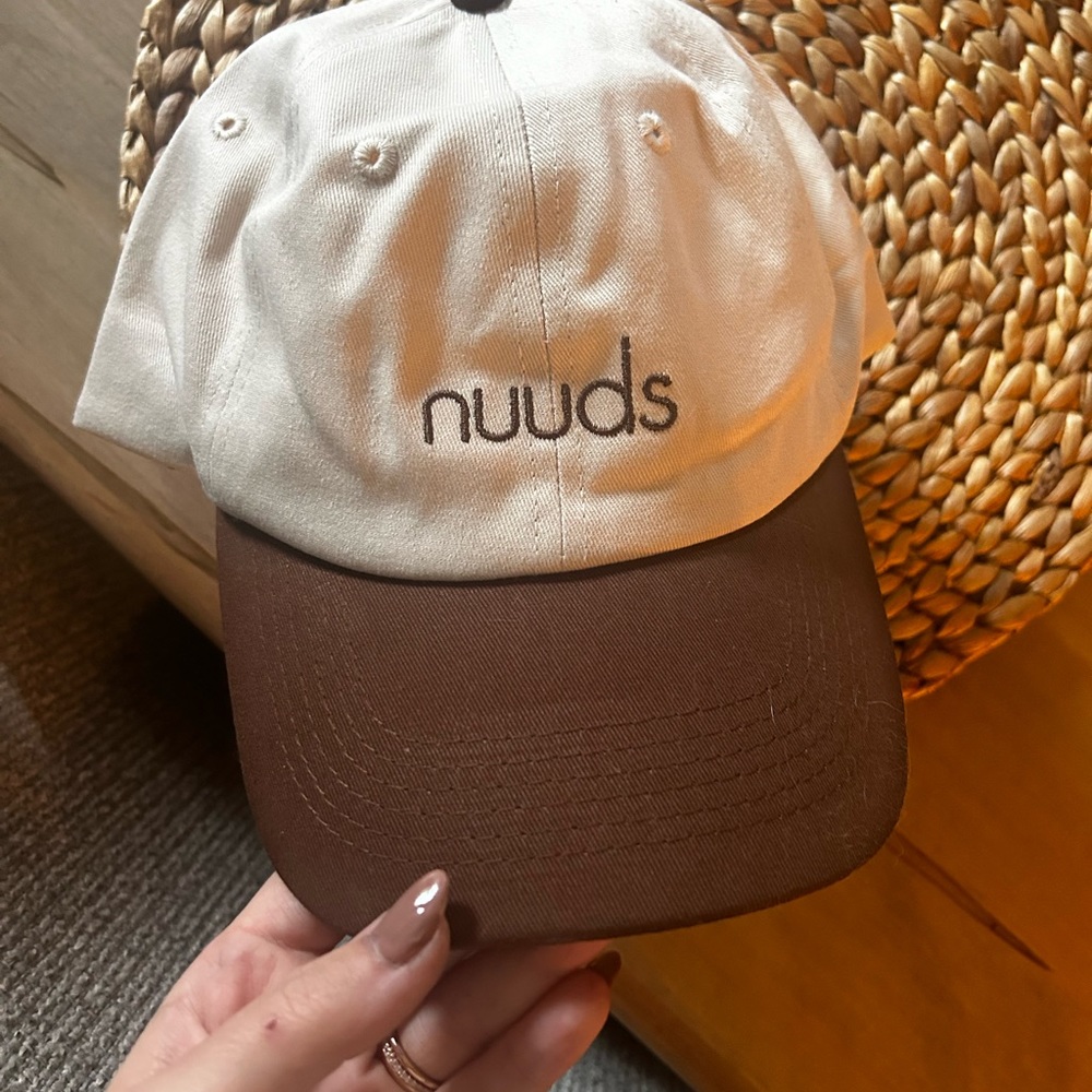 Nuuds hat